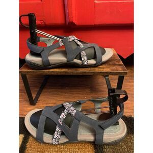 Jambu Jsport Size 9 Blue Floral Strappy Sandal Hook & Eye Violet Daisies EUC